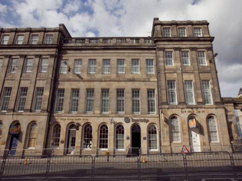 Travelodge Edinburgh Central Waterloo Place Exterior foto