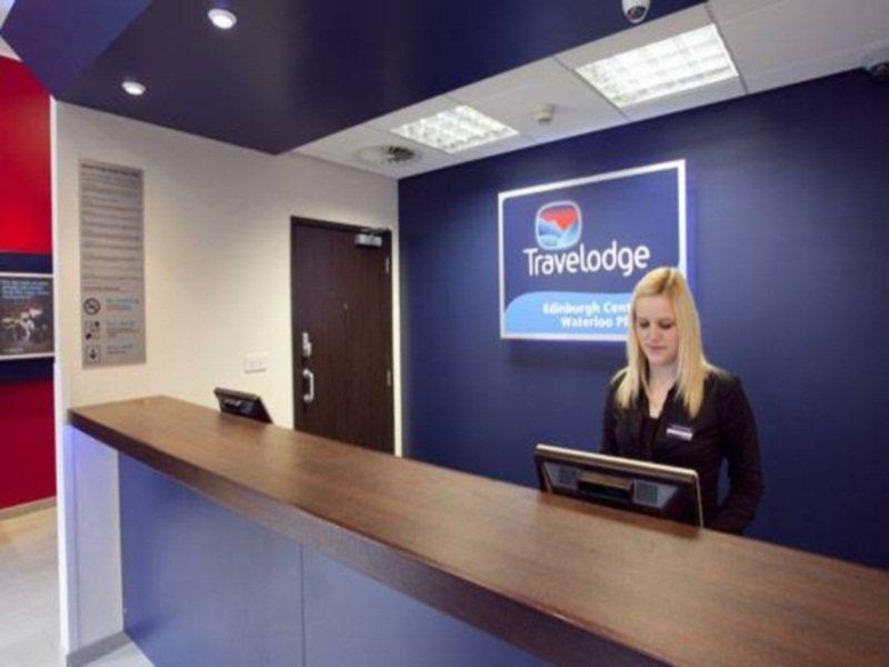 Travelodge Edinburgh Central Waterloo Place Exterior foto