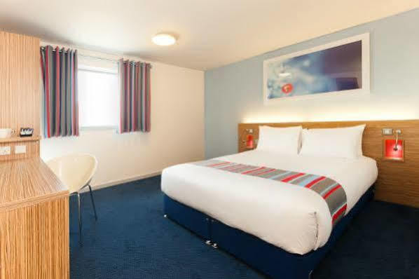 Travelodge Edinburgh Central Waterloo Place Exterior foto